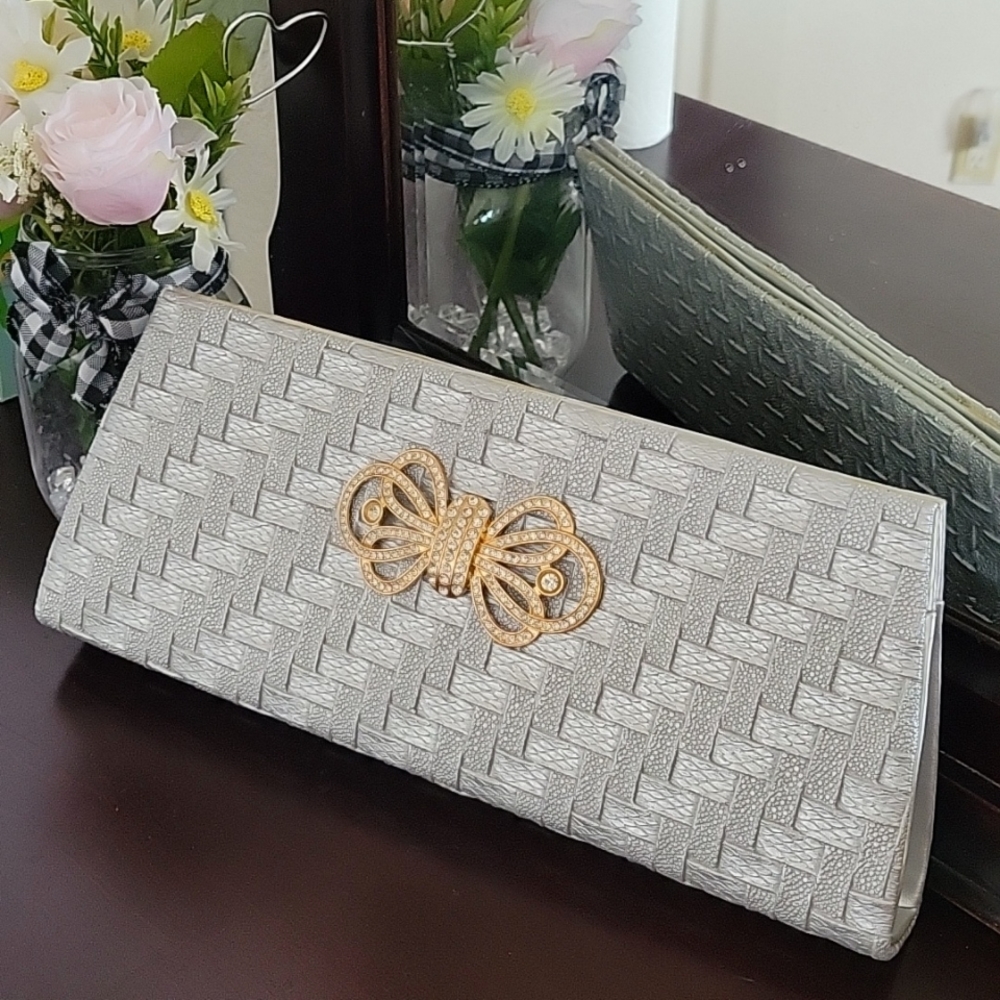 Fancy clutch for spacial occasions